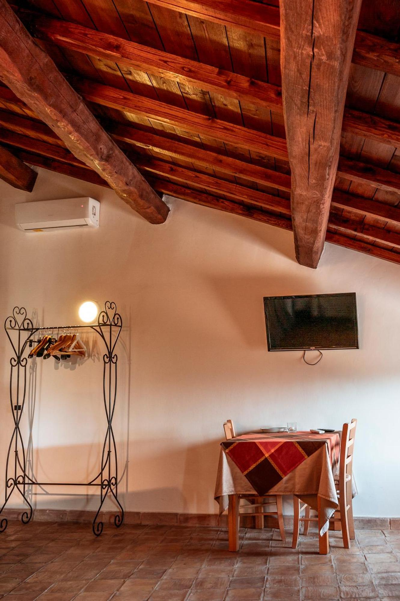 Locanda Persei Prossedi Exterior foto